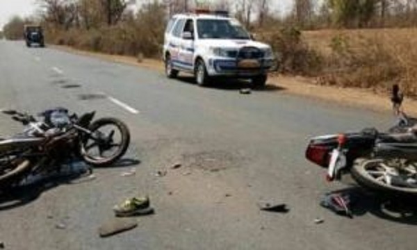 दमोह-जबलपुर रोड पर भिड़ंत में मोटर साइकलों के परखच्चे उड़े, 3 की मौत, दो गंभीर