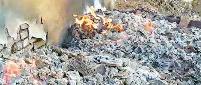 जबलपुर में दो सूने घर में लगी भीषण आग, गृहस्थी का सामान जलकर खाक