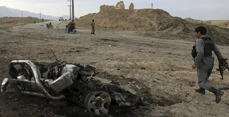 अफगानिस्तान में हमलावरों ने मिनीवैन को बनाया निशाना, धमाके के कारण 7 लोगों की मौत