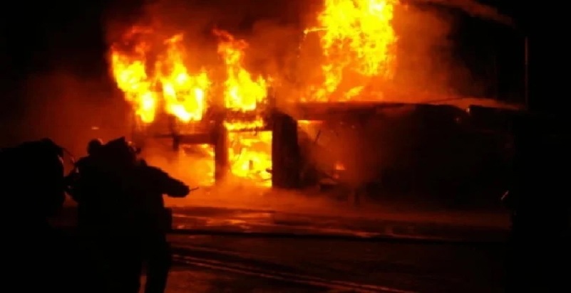 महाराष्ट्र के इचलकरंजी की केमिकल फैक्ट्री में लगी आग, करोड़ो की संपत्ति हुई जल कर खाक