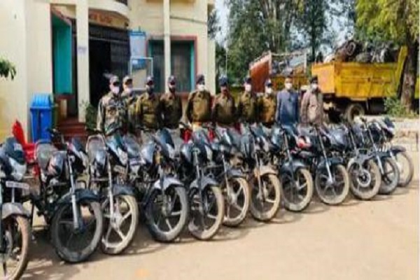 जबलपुर में पकड़े गए दो शातिर चोरों से मिली 12 मोटर साइकलें, जरुरत बताकर गिरवी रखते थे