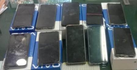 जबलपुर में कोरियर कंपनी के कर्मचारी ने ही चोरी किए लाखों रुपए कीमत के मोबाइल