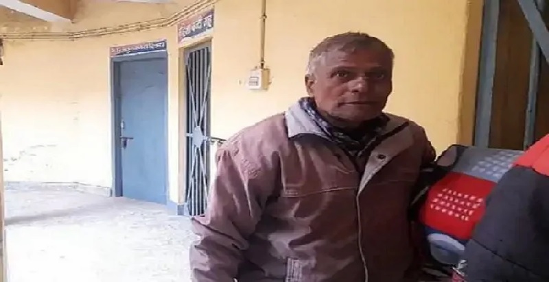 बिहार: पोते की छठी पर दादा जी ने शराब की खाली बोतल लेकर किया डांस, Video Viral होने के बाद पुलिस ने भेजा जेल