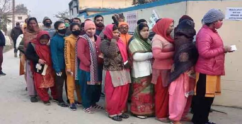 यूपी, उत्तराखंड और गोवा में मतदान खत्म, गोवा में 75 फीसदी के साथ बंपर वोटिंग