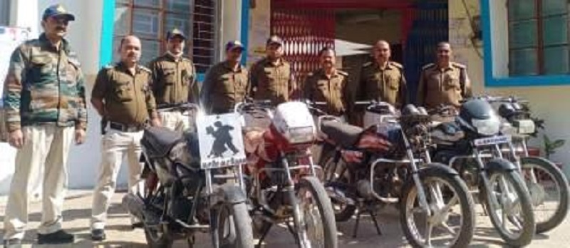 जबलपुर में नाबालिगों की गैंग बनाकर चोरी की वारदात करता रहा बदमाश, 4 गिरफ्तार
