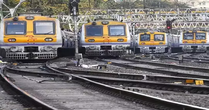 अंधेरी और चर्चगेट रेल लाइन के बीच बिजली सप्‍लाई कटी, मुंबई लोकल ट्रेन सेवा प्रभावित