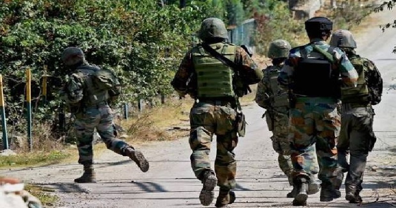जम्मू-कश्‍मीर: किश्‍तवाड़ में पुल‍िस ने किया आतंकी ठिकाने का भंडाफोड़, भारी मात्रा में हथियार और गोला-बारूद बरामद
