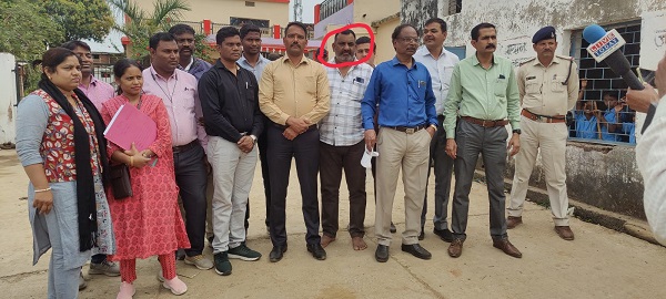 शासकीय सहकारी समिति का सेल्समैन निकला करोड़पति, जबलपुर लोकायुक्त टीम की दबिश में खुलासा
