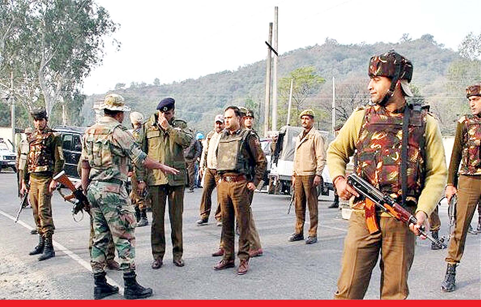 कश्मीर में तीन अलग-अलग मुठभेड़ों में सुरक्षाबलों ने चार आतंकवादियों को किया ढेर