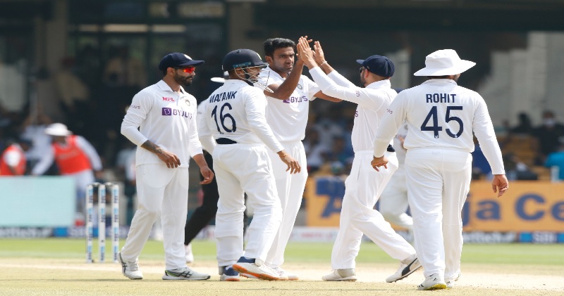 बेंगलुरू में टीम इंडिया ने किया श्रीलंका का सफाया, 238 रन से जीतकर टेस्ट के साथ सीरीज पर कब्जा
