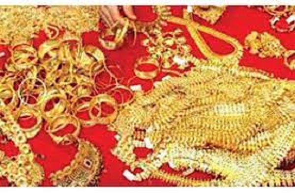 जबलपुर ईओडब्ल्यू की दबिश, डाक्टर दम्पत्ति के घर से मिला 204 ग्राम सोना, 16 सौ ग्राम चांदी के जेवर, बैंक के लॉकर ने भी उगले जेवर