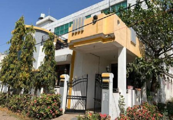 जबलपुर ईओडब्ल्यू की टीम ने डाक्टर दम्पति के दूसरे आलीशान मकान में भी दी दबिश, 5.50 करोड़ की सम्पत्ति का खुलासा, 12 करोड़ तक पहुंच सकता है मामला