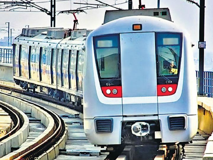 ठप रही दिल्ली मेट्रो: वॉयलेट, ग्रीन और पिंक लाइन सिग्नलिंग सिस्टम खराब, 3 लाइनें ठप, हजारों लोग परेशान