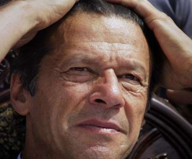 पाकिस्तानी इमरान खान की कुर्सी खतरे में: विपक्ष ने कहा- स्वेच्छा से पद छोड़ें
