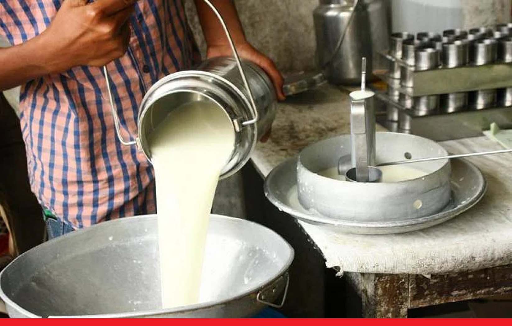भोपाल दुग्ध संघ ने 21 मार्च से दूध के दाम चार से पांच रुपए प्रति लीटर बढ़ाने के दिये आदेश