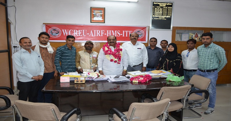 डब्ल्यूसीआरईयू के महामंत्री मुकेश गालव के जन्मदिन पर रेलकर्मियों एवं श्रमिक संगठनों ने दी शुभकामनाएं