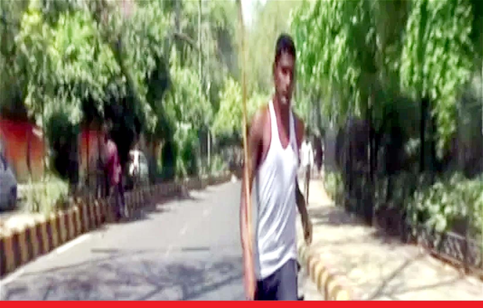 सेना में भर्ती होने के लिए युवक राजस्थान से दौड़ते हुए दिल्ली पहुंचा