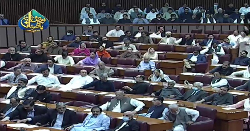 पाकिस्तानी संसद में जोरदार हंगामा, सत्र 1 बजे तक के लिए स्थगित