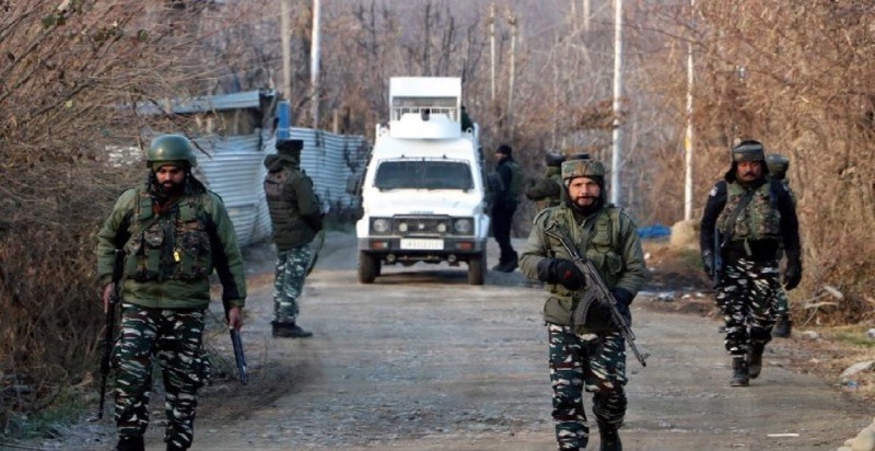 जम्मू कश्मीर के शोपियां में एनकाउंटर, 2 आतंकियों को सुरक्षाबलों ने किया ढेर, दो जवान शहीद