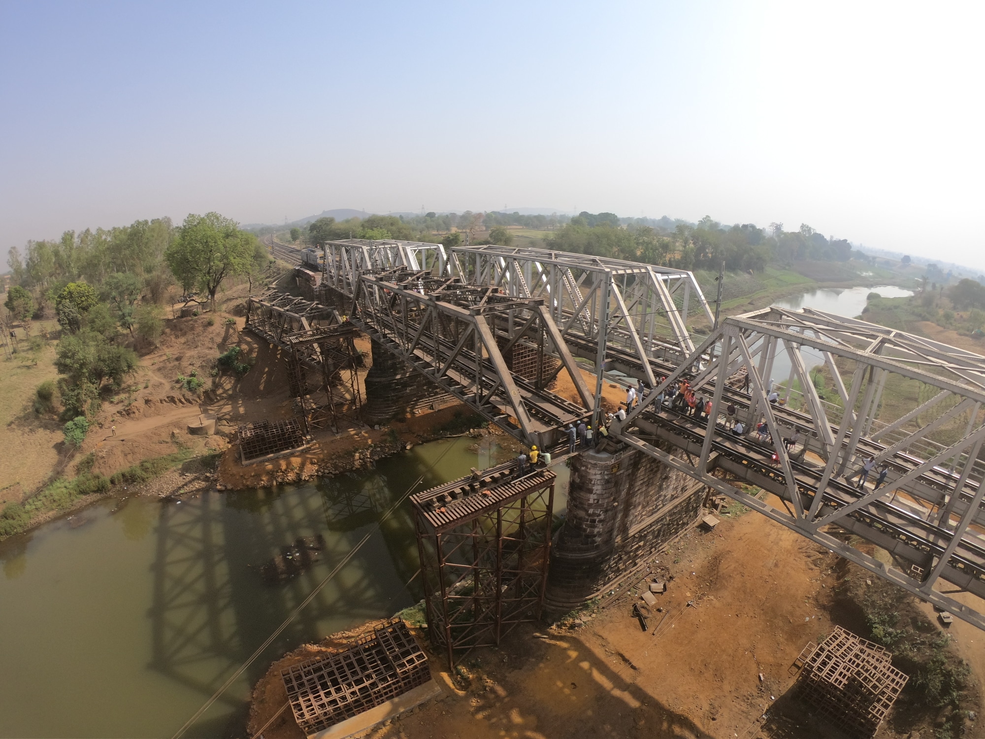 118 वर्ष पुराने रेलवे पुल हिरण नदी पर रिगर्डरिंग का कार्य पूर्ण, कॉशन आर्डर हटा, अब स्पीड से दौड़ेंगी ट्रेन