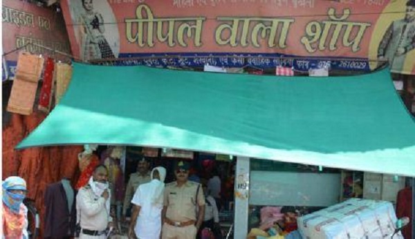 जबलपुर में बड़ा फुहारा की 5 दुकानों से बिक रहे थे नकली रेमन्ड के कपड़े, पुलिस की दबिश में खुलासा