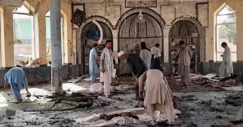 अफगानिस्तान के कुंदुज प्रांत की मस्जिद में नमाज के दौरान हुए बम विस्फोट में 33 लोगों की मौत
