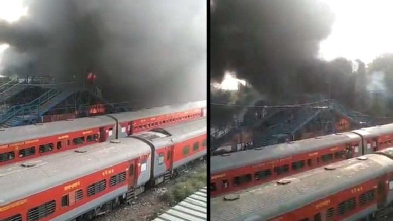 रेलवे गोदाम में लगी भीषण आग, दमकल की 14 गाडिय़ां मौके पर