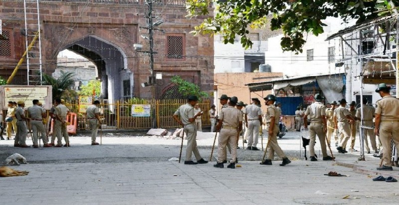 राजस्थान के हनुमानगढ़ में विहिप नेता पर जानलेवा हमला: इलाके में भारी पुलिस तैनात, इंटरनेट बंद