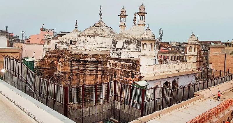 ज्ञानवापी मस्जिद मामला: हिंदू पक्ष ने की जहां शिवलिंग मिला, उसके नीचे तहखाने का सर्वे कराने की मांग