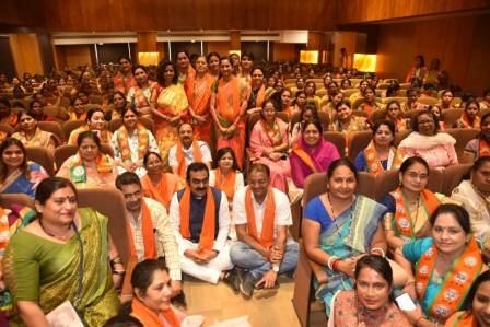 जबलपुर में चुनाव से पहले उठापटक शुरु, भाजपा में शामिल हुई 250 महिलाएं