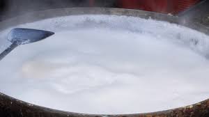 यूपी के हरदोई में चचेरे भाई-बहन पनीर बनाने खौल रहे दूध में गिरे, बच्ची की मौत, बच्चा गंभीर