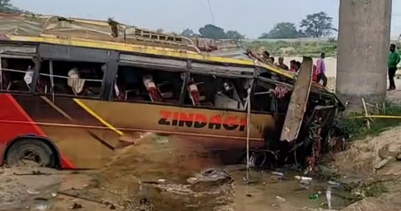 नेपाल के जनकपुर में खाई में गिरी बस: हादसे में 2 भारतीयों समेत नौ लोगों की मौत