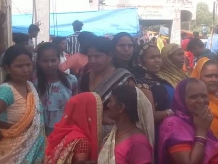यूपी के फर्रुखाबाद में गंगा दशहरा पर स्नान करने गए 10 लोगों की गंगा नदी में डूबने से मौत