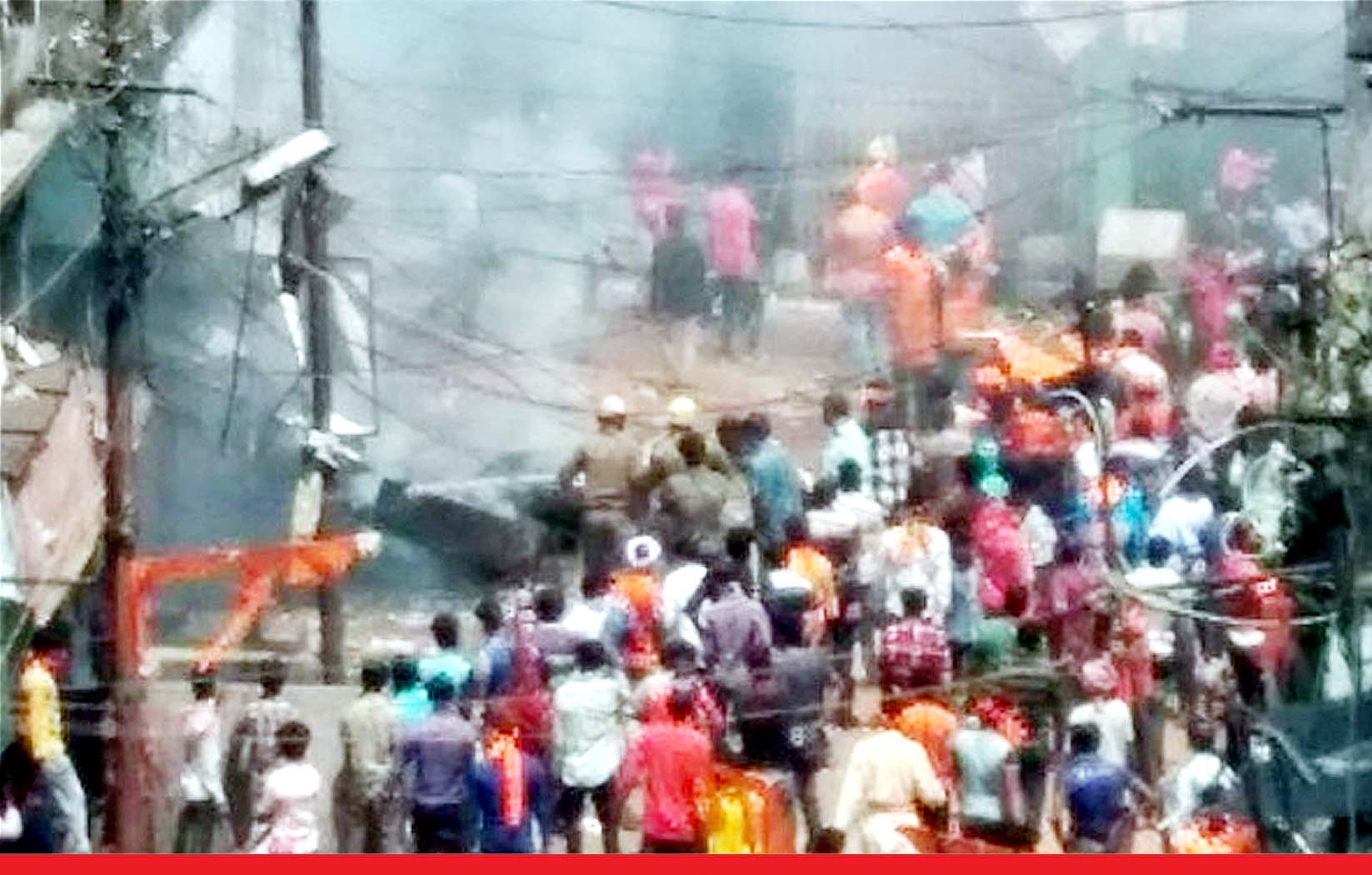 बंगालः हावड़ा में फिर भड़की हिंसा, उपद्रवियों ने पुलिस पर किया पथराव, धारा 144 लागू