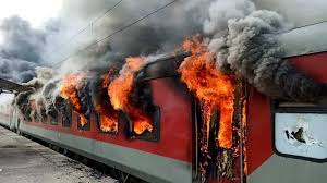 बिहार में अग्निपथ का हिंसक विरोध, राज्य में रात 8 से सुबह 4 बजे तक चलेंगी ट्रेनें, दिन में ठप रहेगा रेल संचालन
