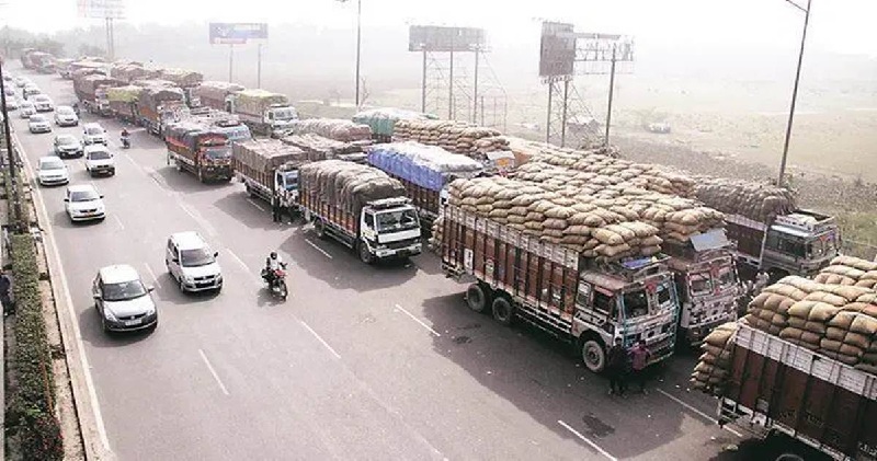 केजरीवाल सरकार का बड़ा फैसला: प्रदूषण रोकने मध्यम और भारी वाहनों को दिल्ली में नहीं मिलेगा प्रवेश