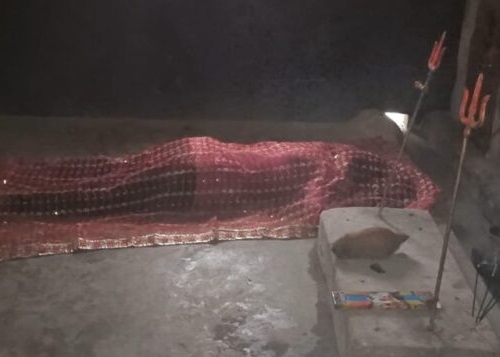 मध्य प्रदेश- सीधी में देवी को खुश करने 21 साल की युवती ने जीभ काटकर मंदिर में चढ़ाई