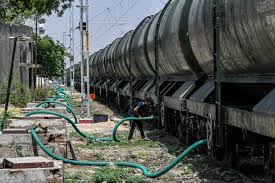 रेलवे की वाटर ट्रेन प्यास बुझाने का बनी जरिया, 200 फेरों में अब तक भिजवाया 43.20 करोड़ लीटर पानी, लोग कर रहे सराहना