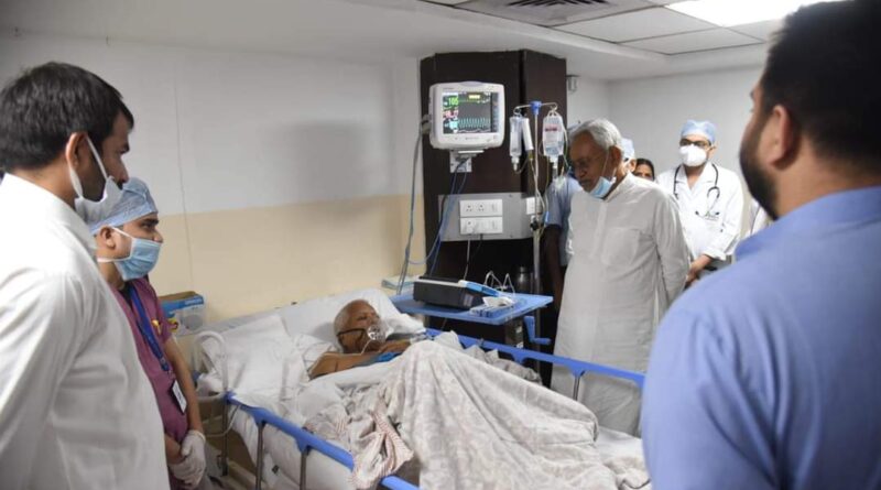 लालू यादव से अस्पताल में मिले सीएम नीतीश कुमार, कहा- इलाज का सारा खर्च उठाएगी राज्य सरकार