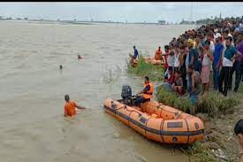 पटना : उफनती गंगा नदी में एक ही परिवार के 4 लोग डूबे, 2 बच्चों की मौत, हड़कम्प