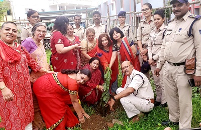 जबलपुर में मां भारती संस्था ने पौधारोपण कर की प्रकृति की आराधना