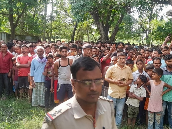 बिहार के बेतिया में पुजारी का सिर काटकर मां काली को चढ़ाया, झोले के अंदर पड़ा था सिर