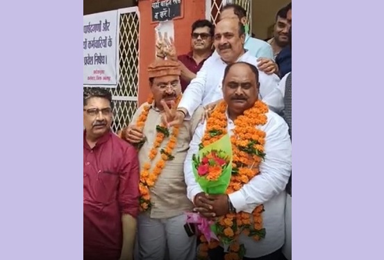 एमपी के जबलपुर में नगर निगम अध्यक्ष पद पर भाजपा का कब्जा, रिंकू विज को 44 तो कांग्रेस को मिले 34 वोट