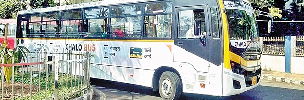जबलपुर में मेट्रो बस के कुचलने से युवक की मौत, ट्रक की टक्कर से पुलिस कर्मी गंभीर 