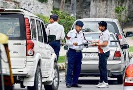 दिल्ली में प्रेशर हॉर्न और मोडिफाइड साइलेंसर लगवाना अब पड़ेगा महंगा, ट्रैफिक पुलिस लगाएगी जुर्माना
