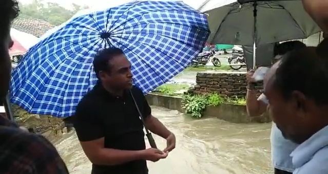 जबलपुर में भारी बारिश के बीच कलेक्टर ने किया जलप्लावन वाले क्षेत्रों का भ्रमण, स्कूलों में 22 अगस्त को अवकाश घोषित