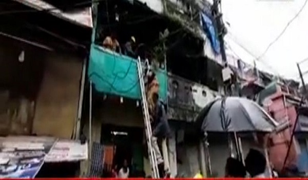 एमपी के जबलपुर में भरभराकर गिरा दो मंजिला मकान, 7 जिदंगिया फंसी