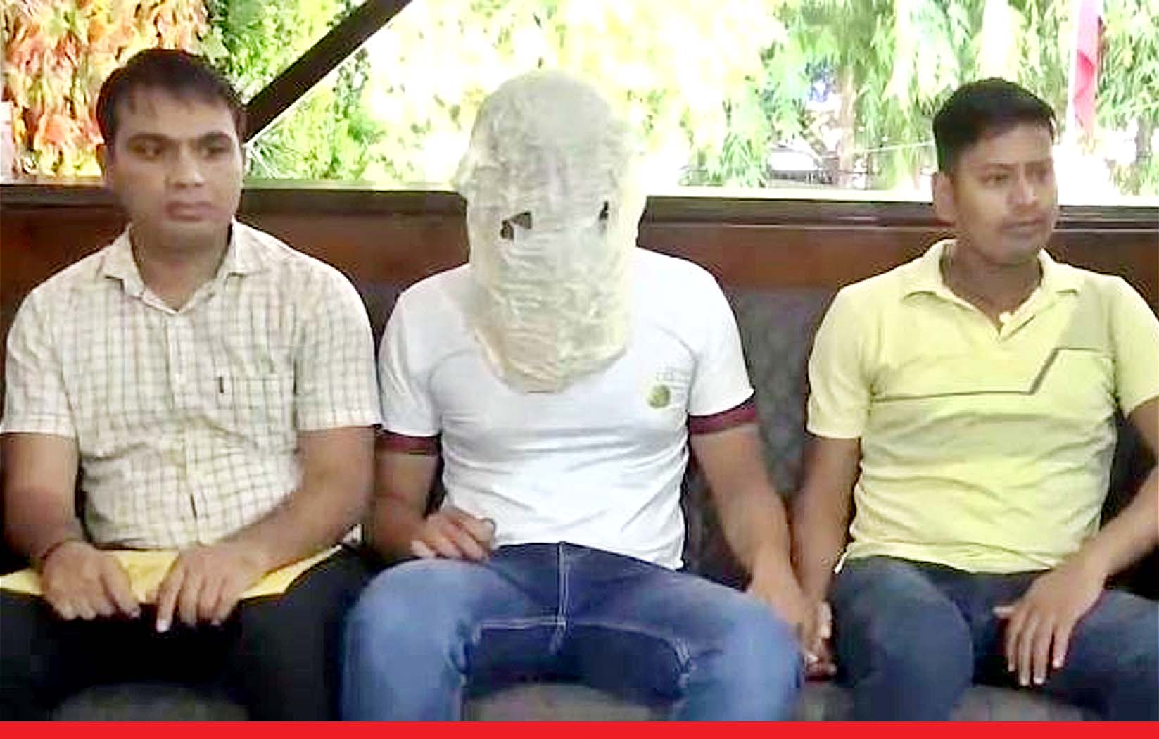 दिल्ली में दुमका जैसी वारदात, एकतरफा प्यार में युवक ने छात्रा को मारी गोली  news in hindi