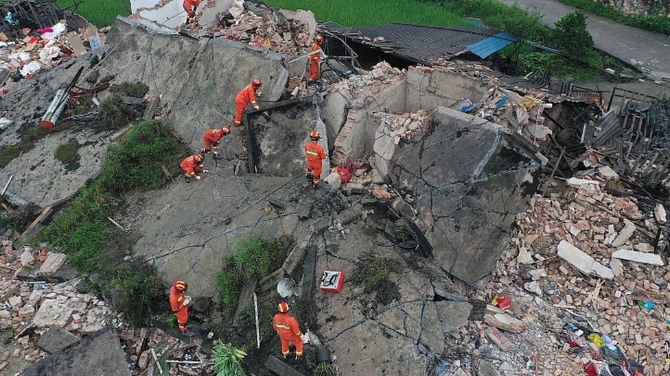 चीन में 6.8 तीव्रता का आया भूकंप, अब तक 30 की मौत, लैंडस्लाइड भी हुआ, बचाव कार्य जारी