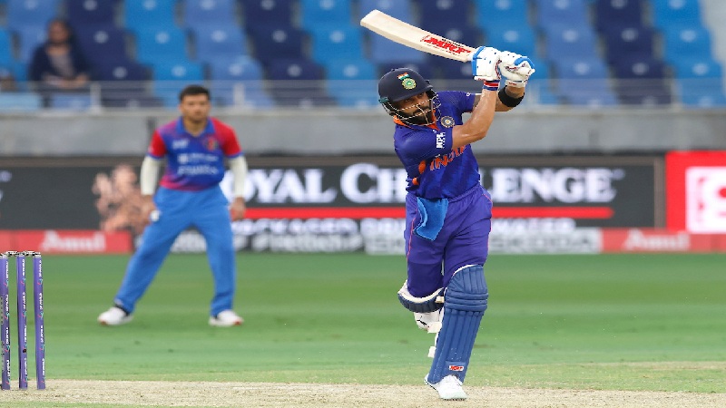 भारत ने अफगानिस्तान के सामने रखा 213 का लक्ष्य, कोहली ने जड़ा टी20 क्रिकेट का पहला शतक